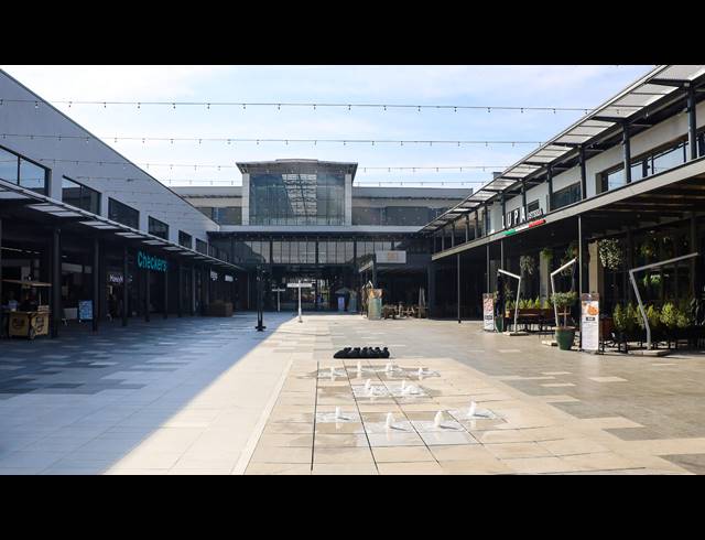 113.39M² RETAIL TO LET IN FOURWAYS